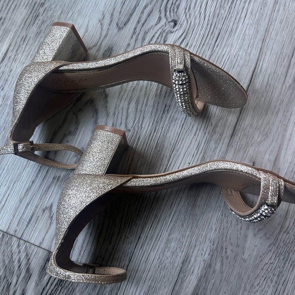 Jewel Badgley Mischka Brand Ramsay Open Toe Block Heel in Gold Glitter - Picture 5 of 6